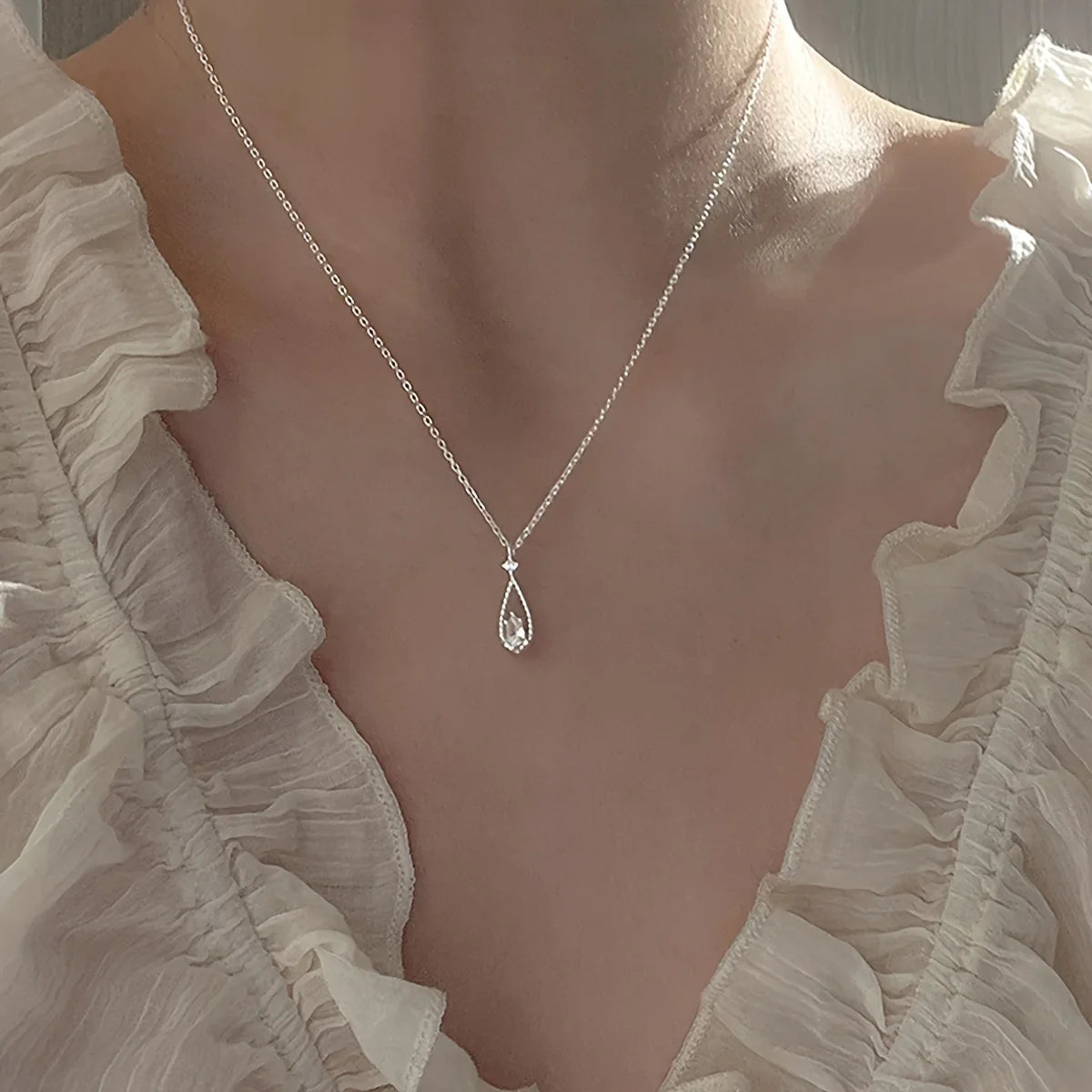 Collar Colgante Gota de Agua Fina y Perla plata