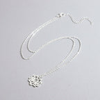 Collar Colgante Flor de Loto para Mujer en plata