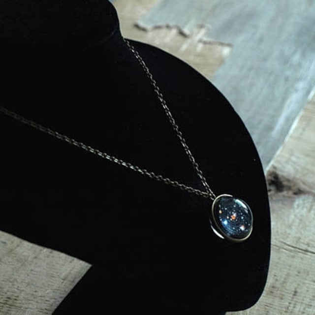 Collar Colgante Galaxia Nebulosa Universo en Vidrio