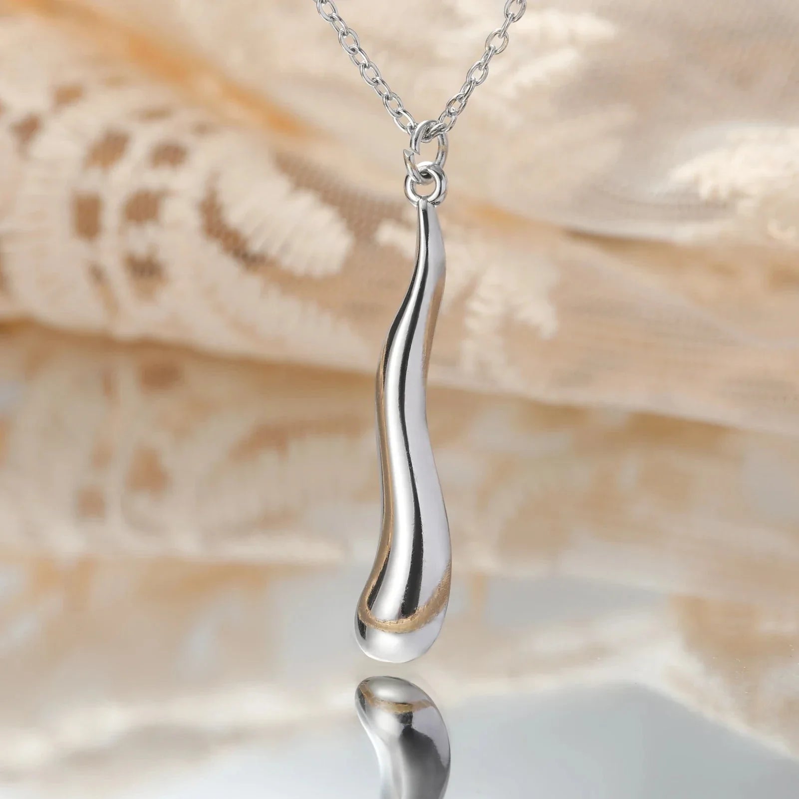 Collar Colgante Gota de Agua Asimétrica plata