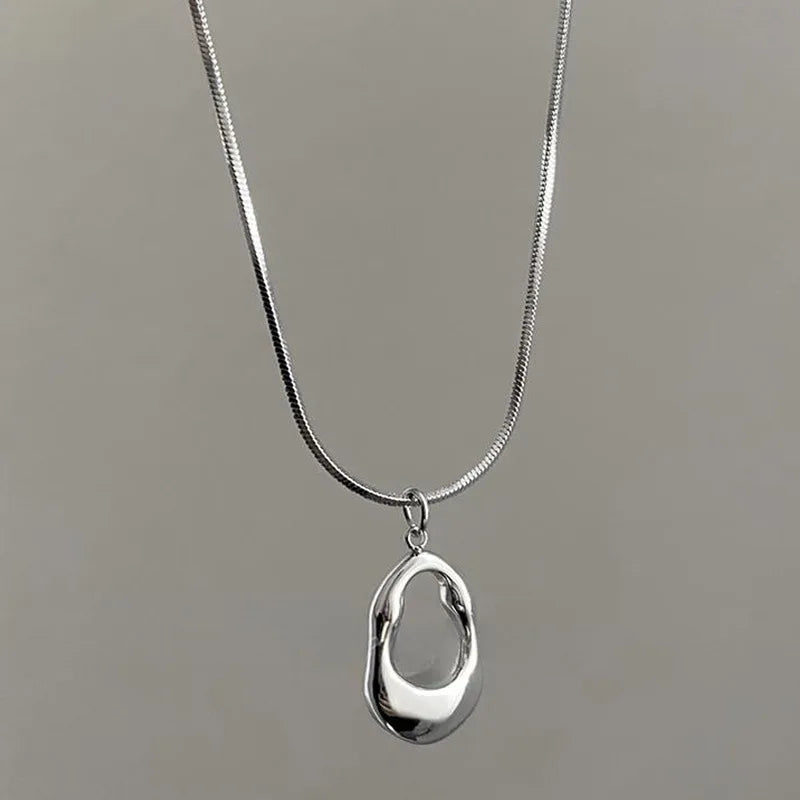 Collar Colgante Gota de Agua Hueca plata