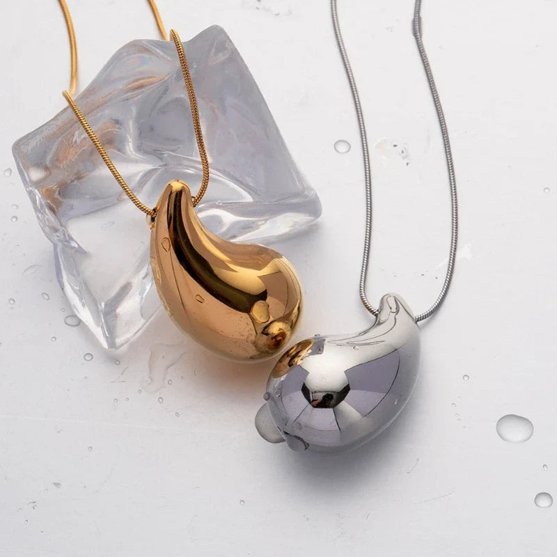 Collar con Colgante de Gran Gota de Agua en plata