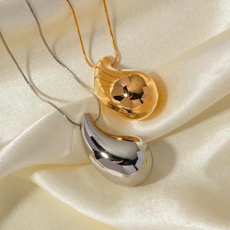 Collar con Colgante de Gran Gota de Agua en plata