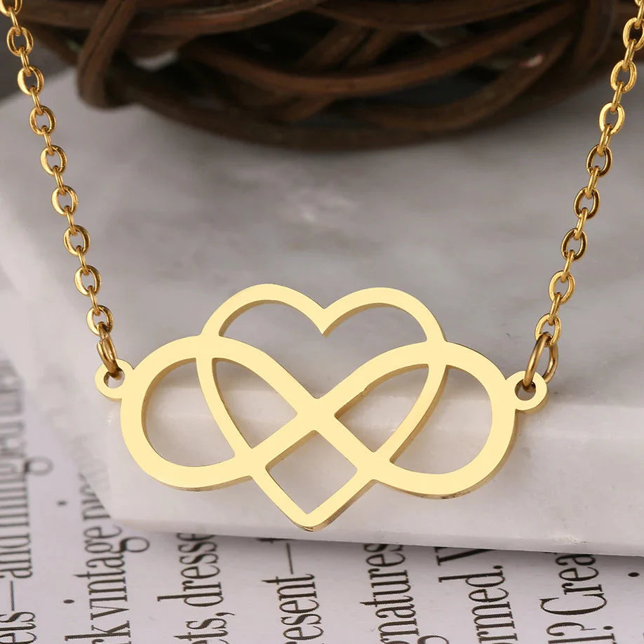 Collar Colgante Infinito y Corazón para Mujer en oro