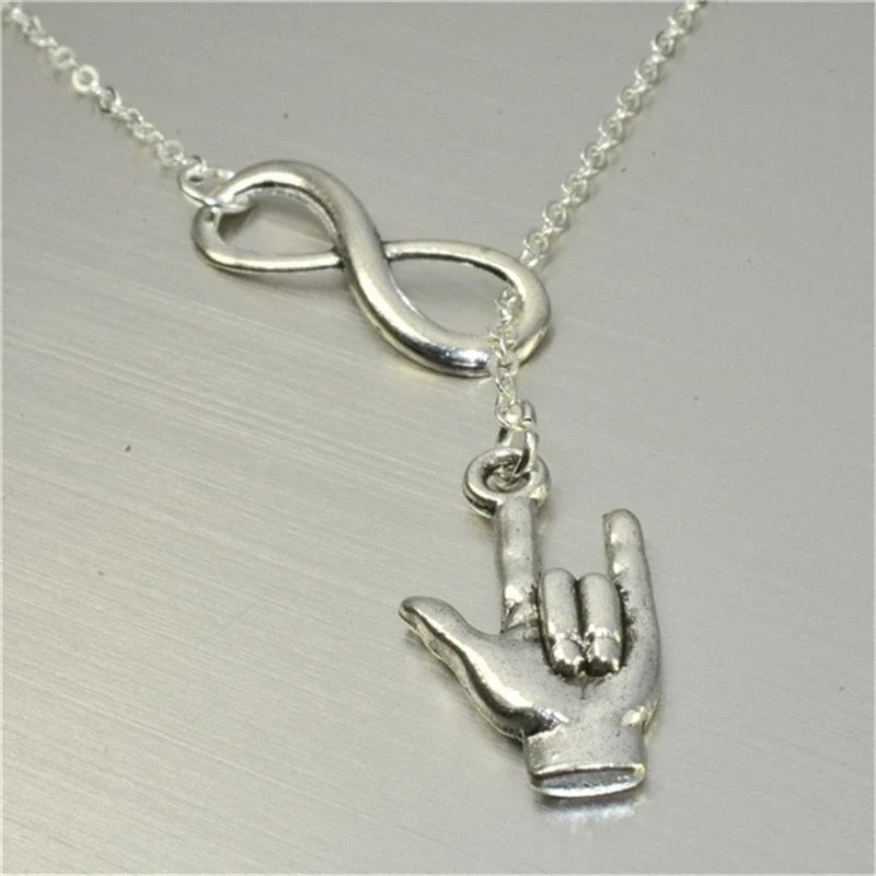 Collar Colgante Infinito y Mano