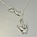 Collar Colgante Infinito y Mano