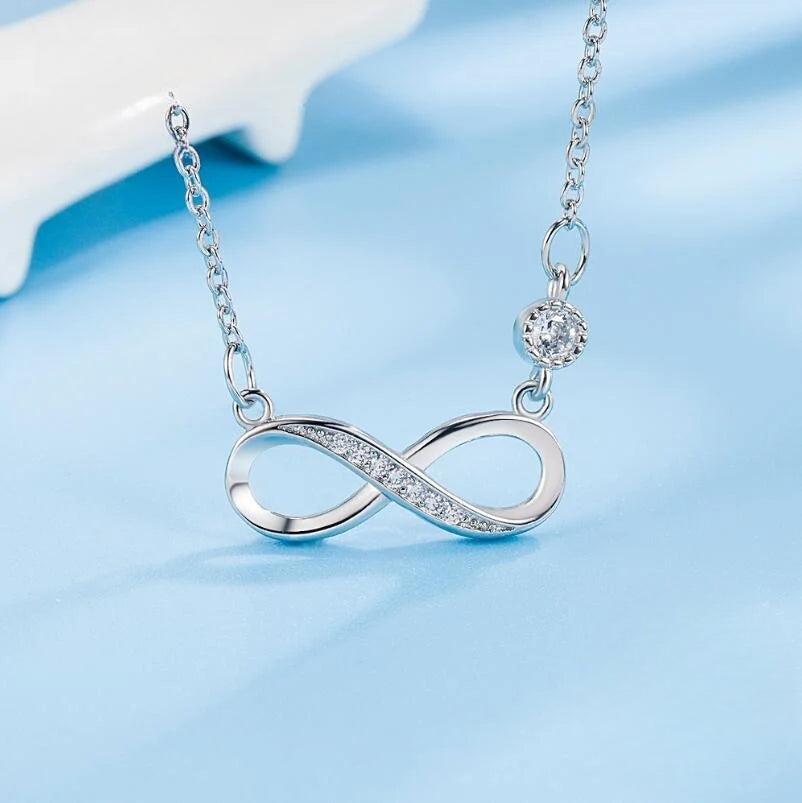 Collar con colgante infinito de circonita para mujer en plata