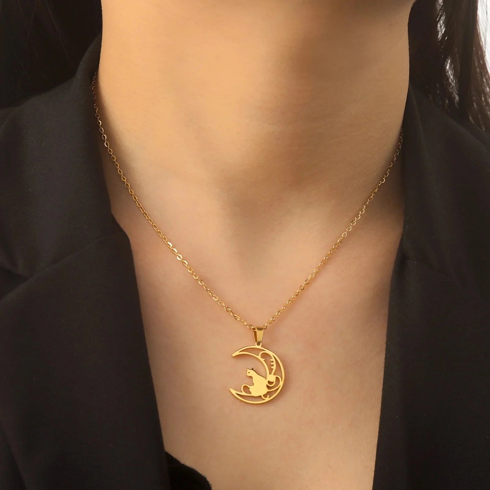 Collar Colgante Luna de Gato oro