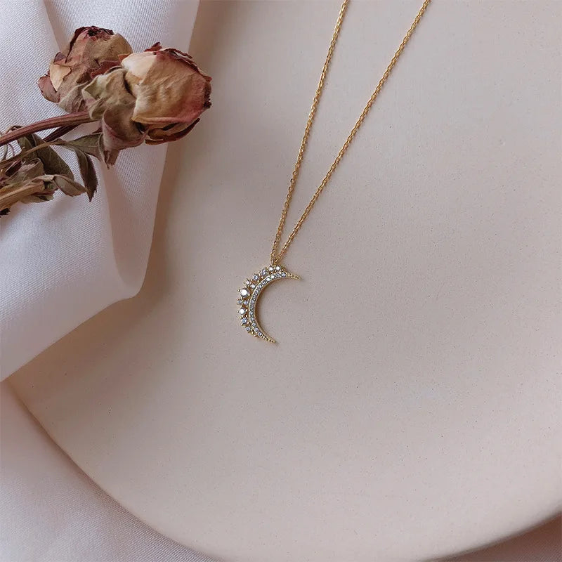 Collar Colgante Luna en Circonio para Mujer oro