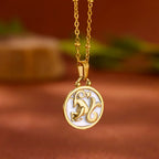 Collar Colgante Oro y Blanco Signo del Zodiaco 12 Constelaciones capricornio