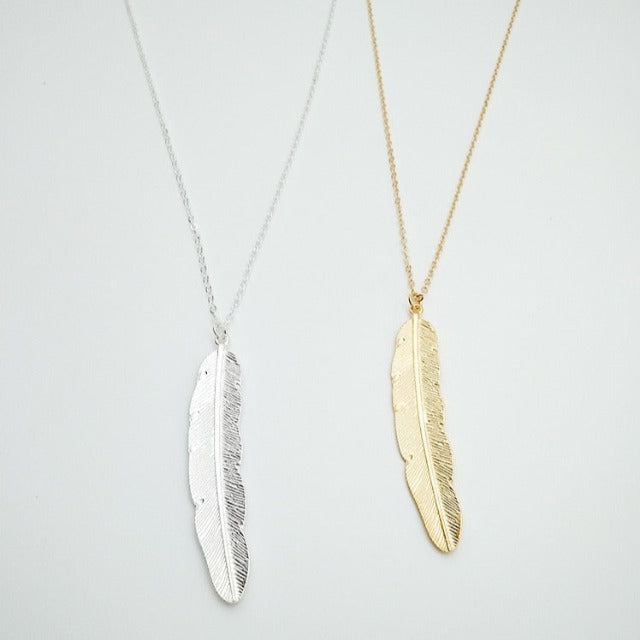 Collar con colgante de pluma para mujer