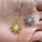 Collar Colgante Sol con Strass dorado