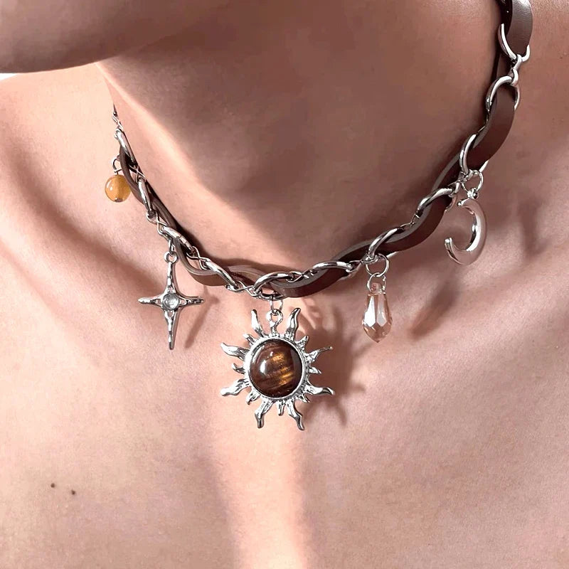 Collar Colgante Sol con Cristal de Estilo Punk