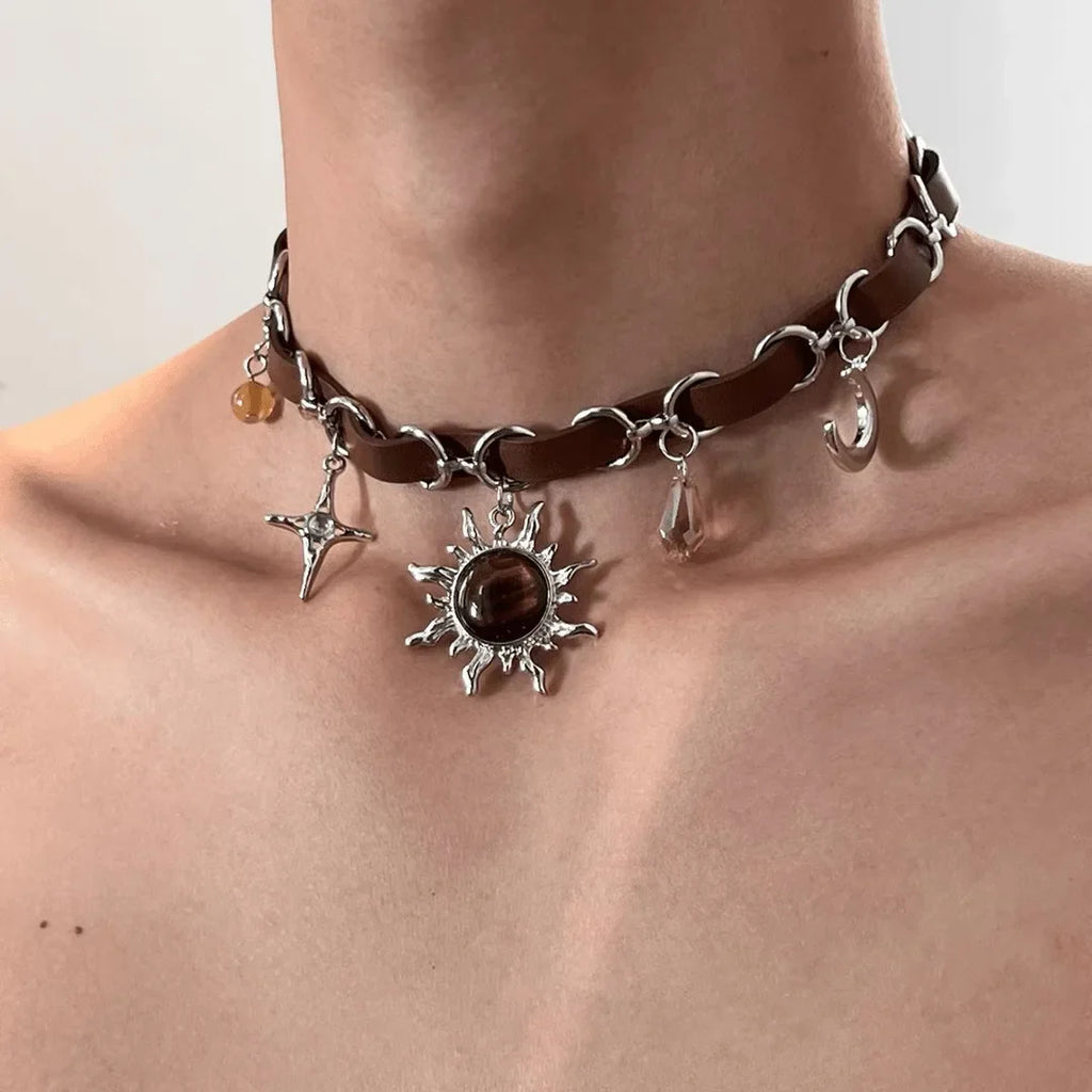 Collar Colgante Sol con Cristal de Estilo Punk