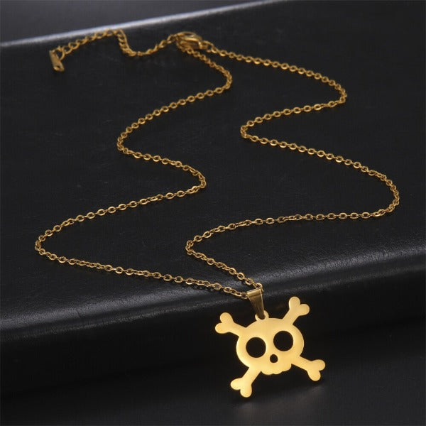 Collar con colgante de calavera en oro