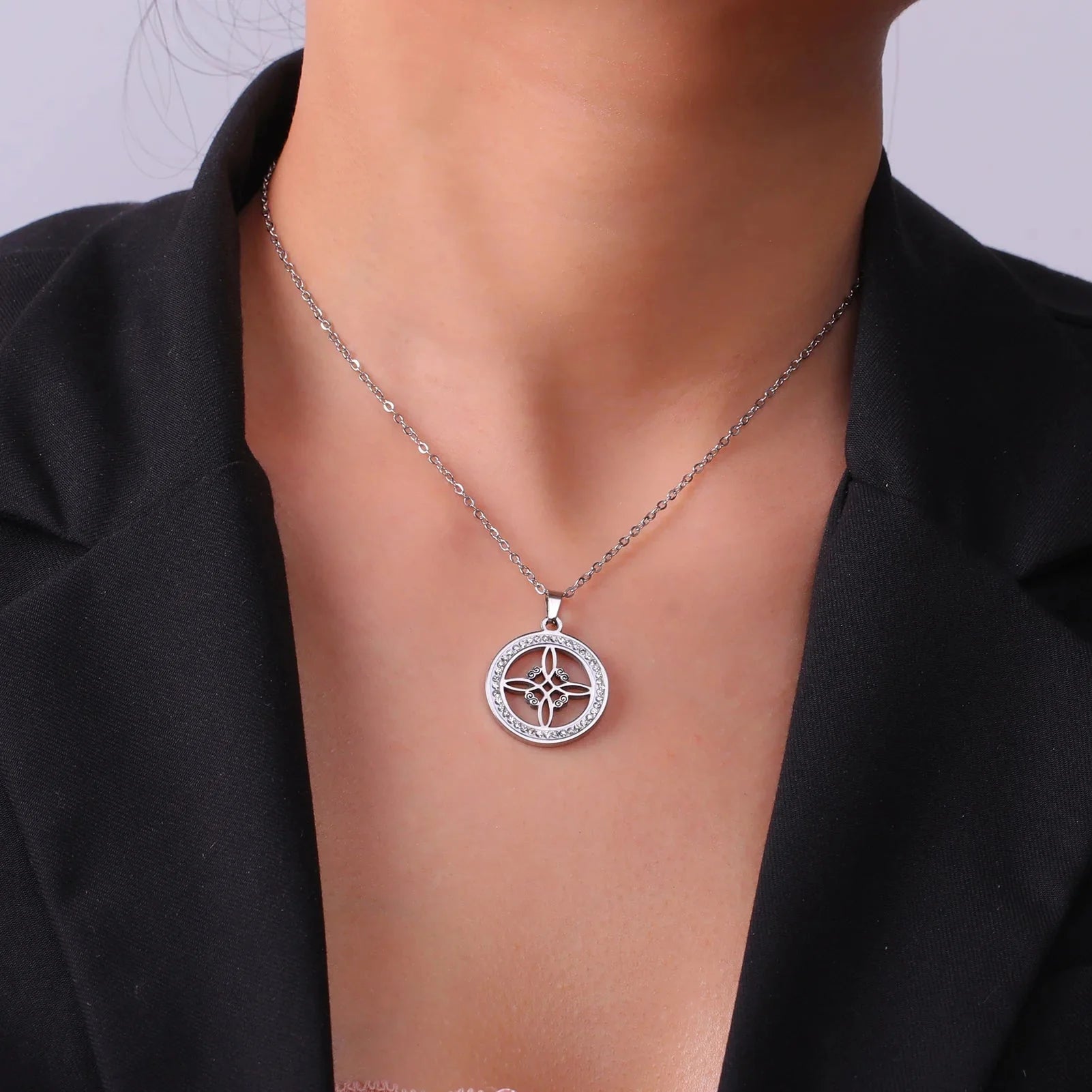 Collar Colgante Wiccano Nudo de Bruja Amuleto de Protección plata