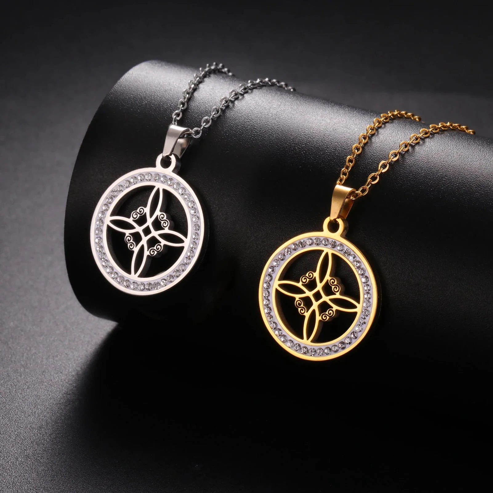 Collar Colgante Wiccano Nudo de Bruja Amuleto de Protección plata