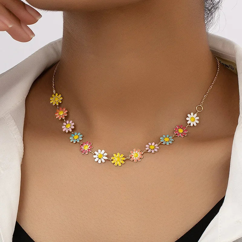 Collar Gargantilla con Colgante de Flores de Margarita