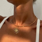 Collar Gargantilla con Colgante Sol oro