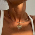 Collar Gargantilla con Colgante Sol oro