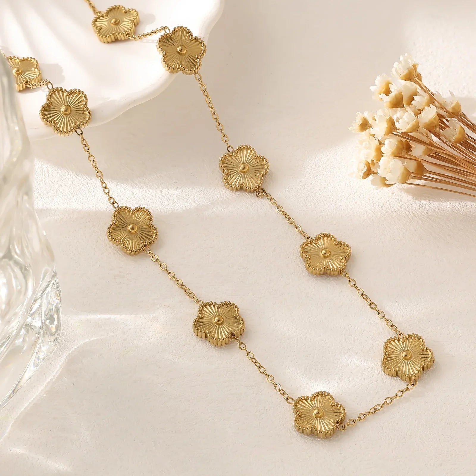 Collar Gargantilla con Colgantes de Trébol de 5 Hojas