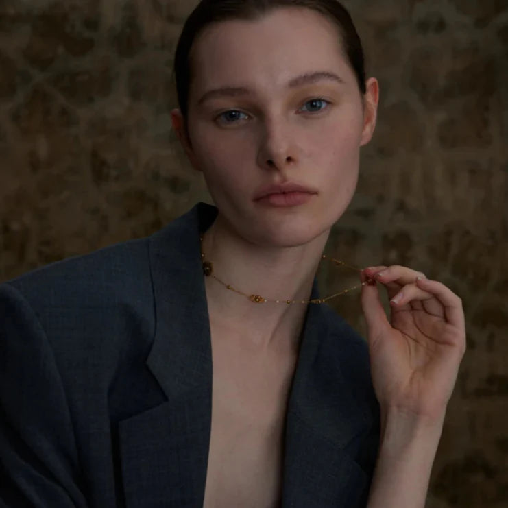 Collar Gargantilla con Colgante de Flores oro