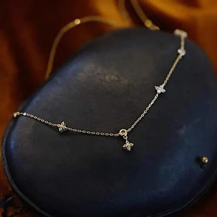 Collar Gargantilla Colgante Flor de Circonio plata