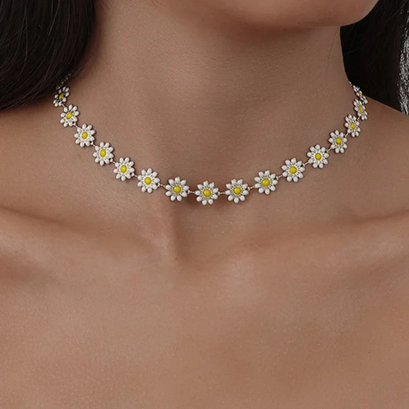 Collar Gargantilla con Colgante de Flores de Margarita