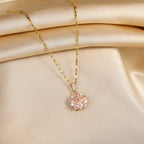 Collar Romántico con Colgante de Flor de Rosa y Circonio