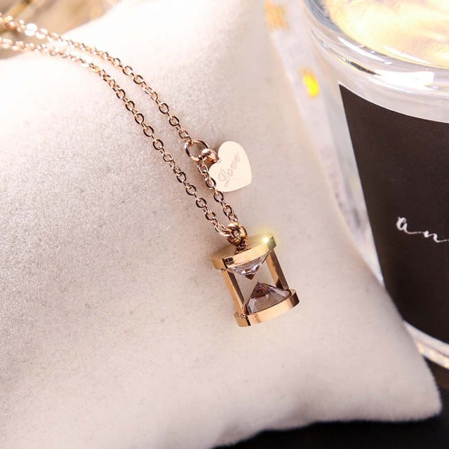 Collar Reloj de Arena Corazón Colgante