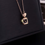 Collar Reloj de Arena Corazón Colgante