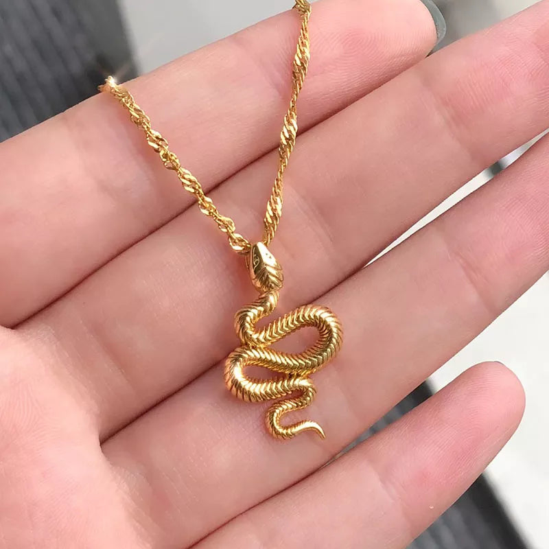 Collar Serpiente Colgante de oro