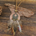 Collar estilo bohemio con colgante de pluma