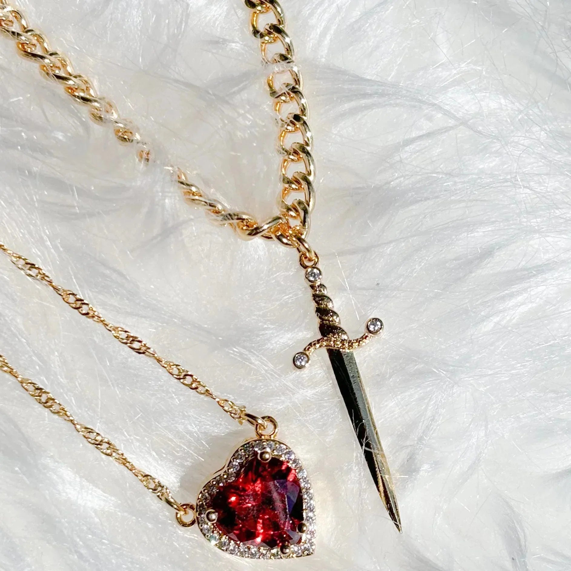 Collares con Colgante Espada y Corazón para Parejas