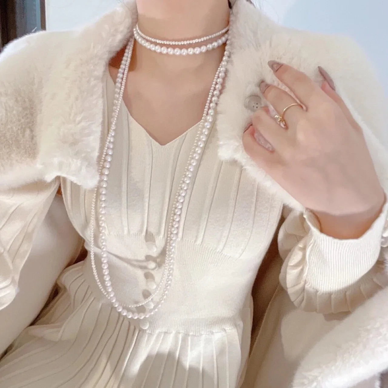 Collar Largo y Doble para Mujer con Perlas Blancas