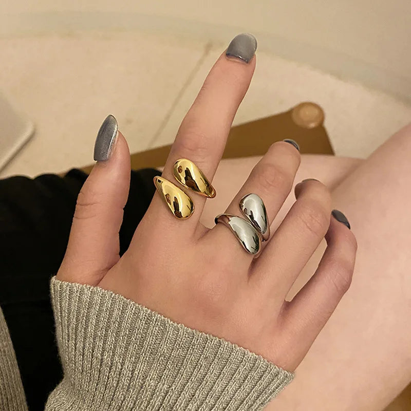 Elegante Anillo de Gota de Agua de plata
