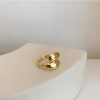 Elegante Anillo de Gota de Agua de oro