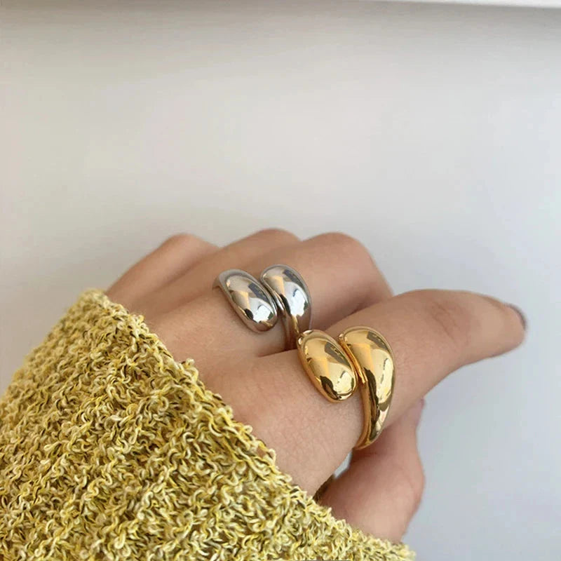 Elegante Anillo de Gota de Agua de plata