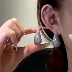 Elegantes Pendientes de Botón Gota de Agua plata