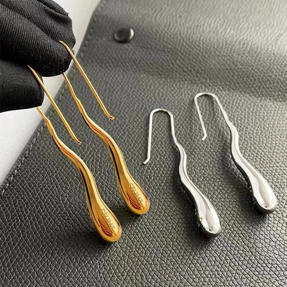 Elegantes Pendientes Colgantes de Gota Fina de Agua oro