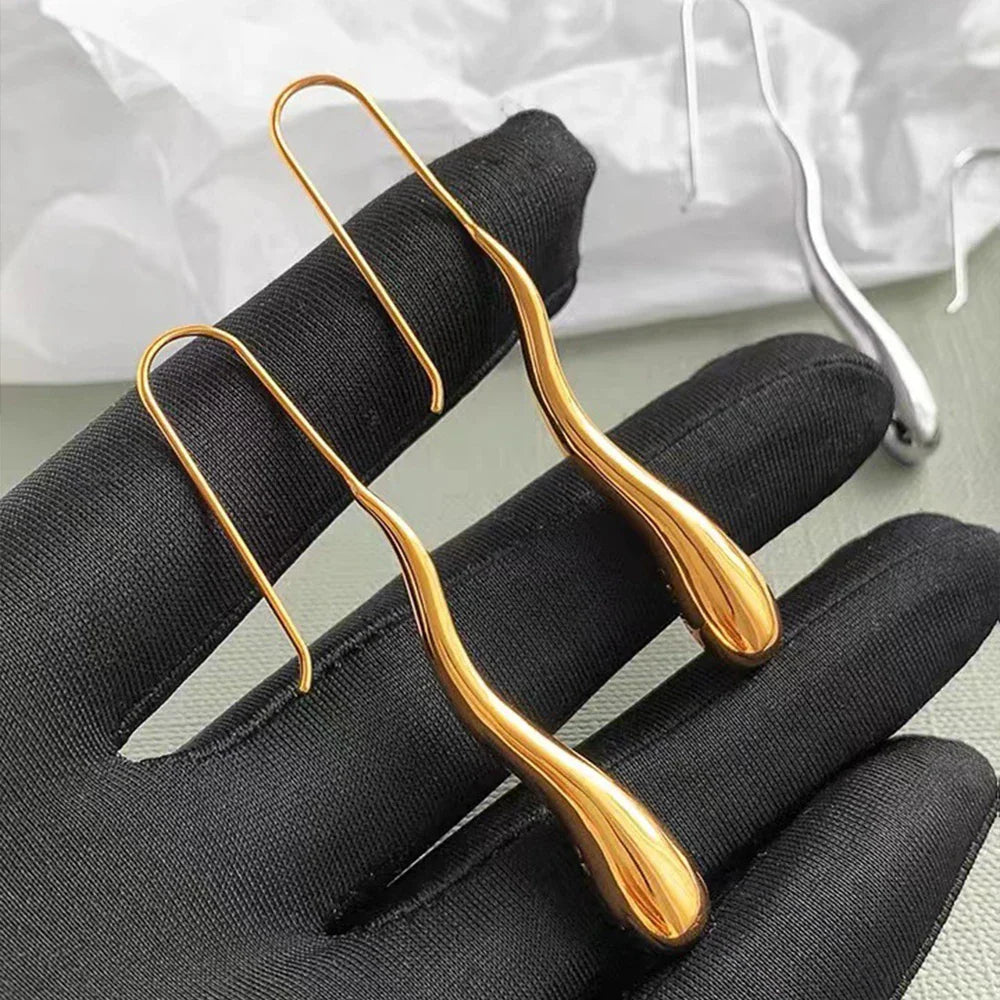 Elegantes Pendientes Colgantes de Gota Fina de Agua oro