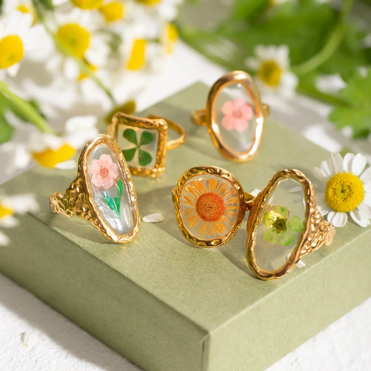 Gran Anillo de Flor en Marco Transparente