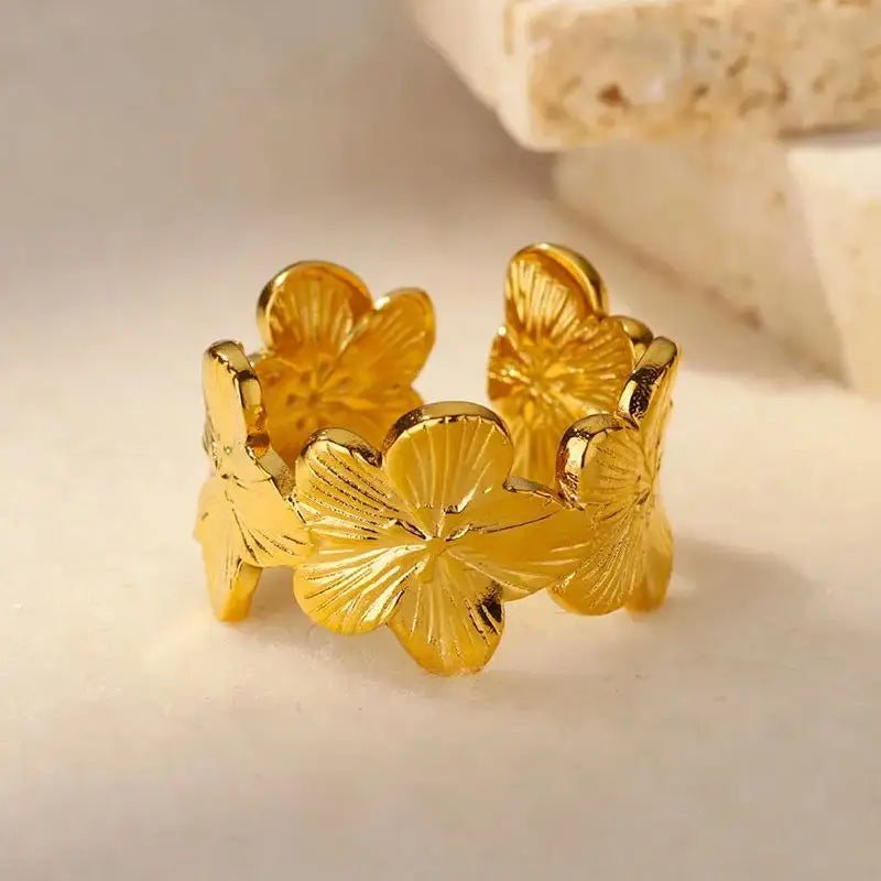 Anillo Grande Flor de 5 Pétalos Dorados