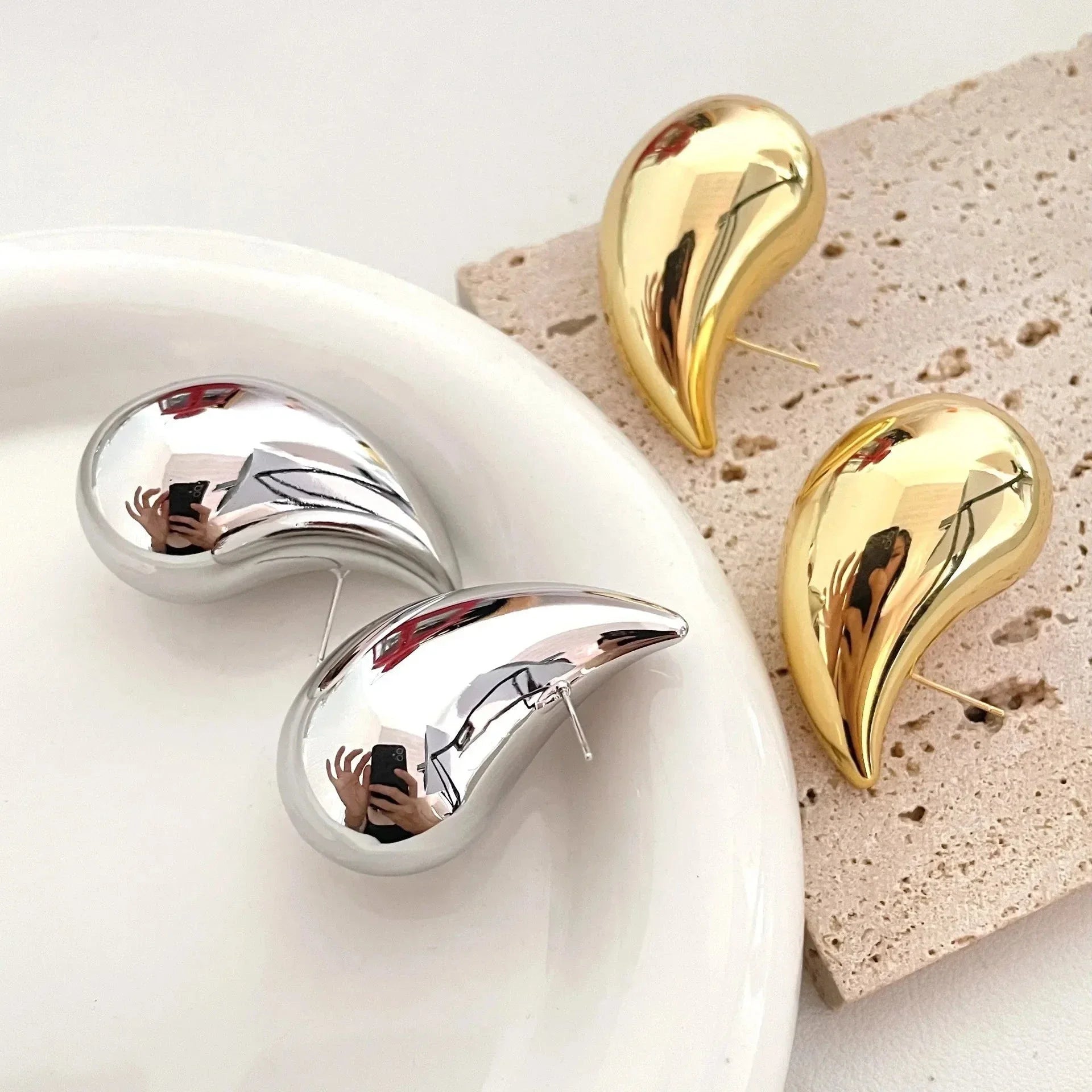 Grandes Pendientes de Botón Gota de Agua plata