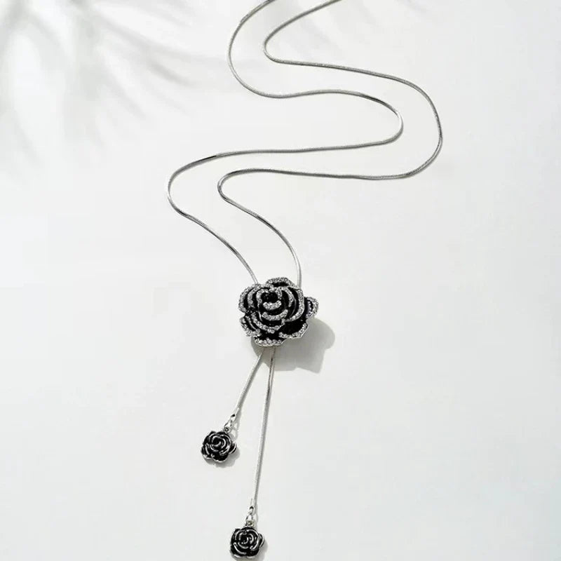 Collar Largo Colgante Flor Grande Negra