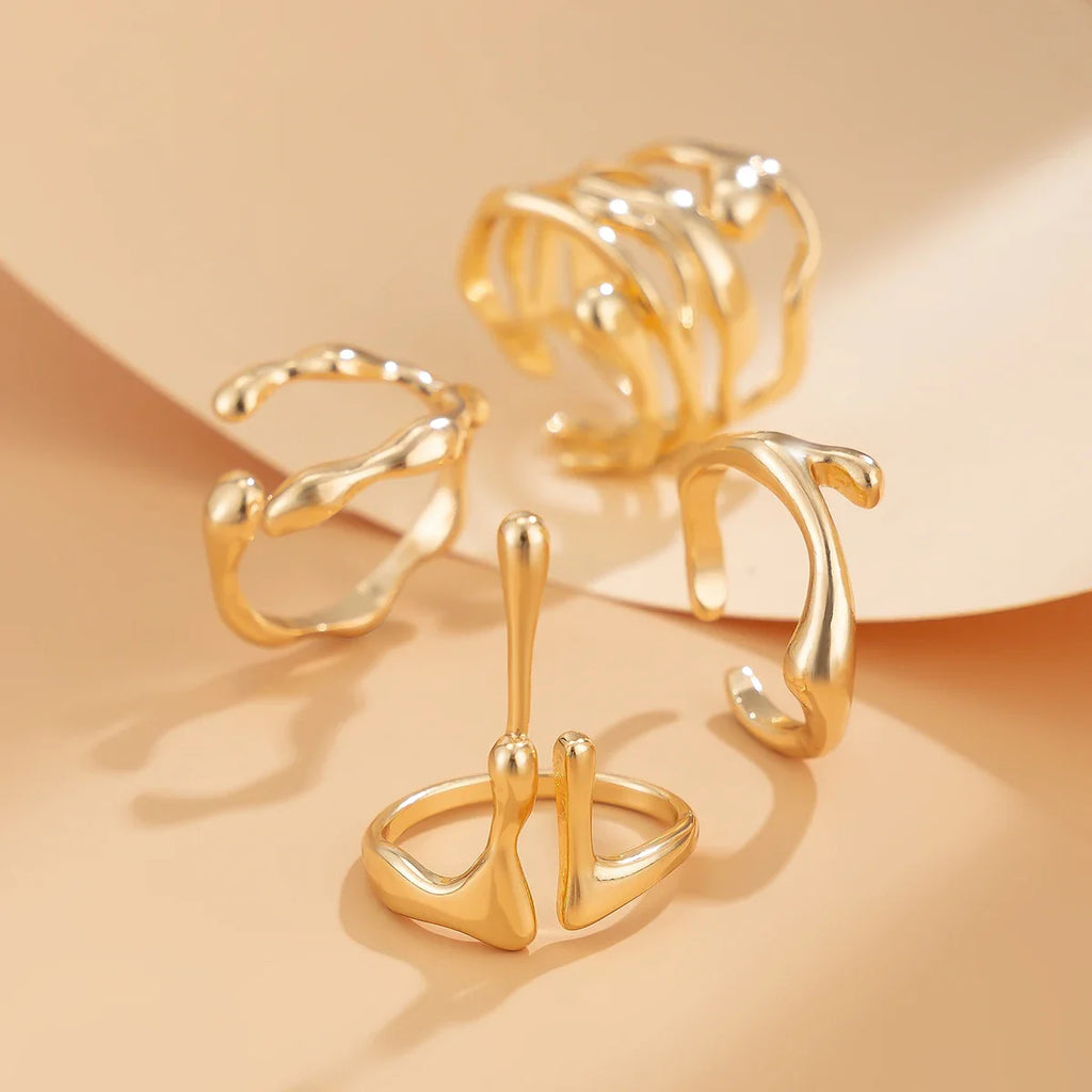 Anillo largo de gota de agua en oro