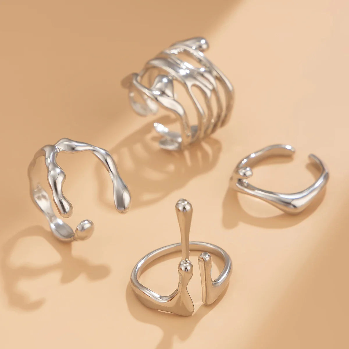 Anillo largo de gota de agua en plata