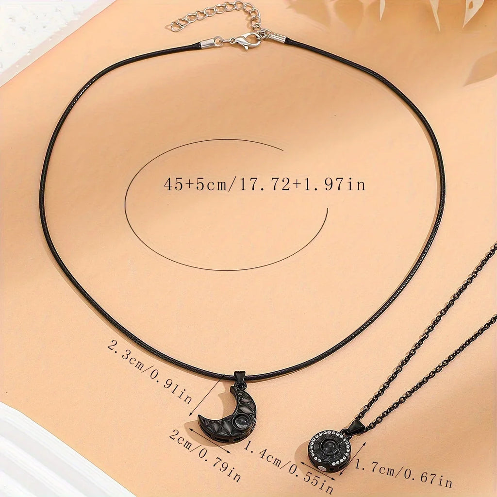 Juego de 2 Collares con Colgante Luminoso de Luna o Sol para Pareja