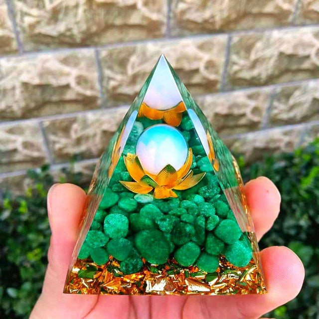 Pirámide Orgonite Protección & Meditación flor de loto