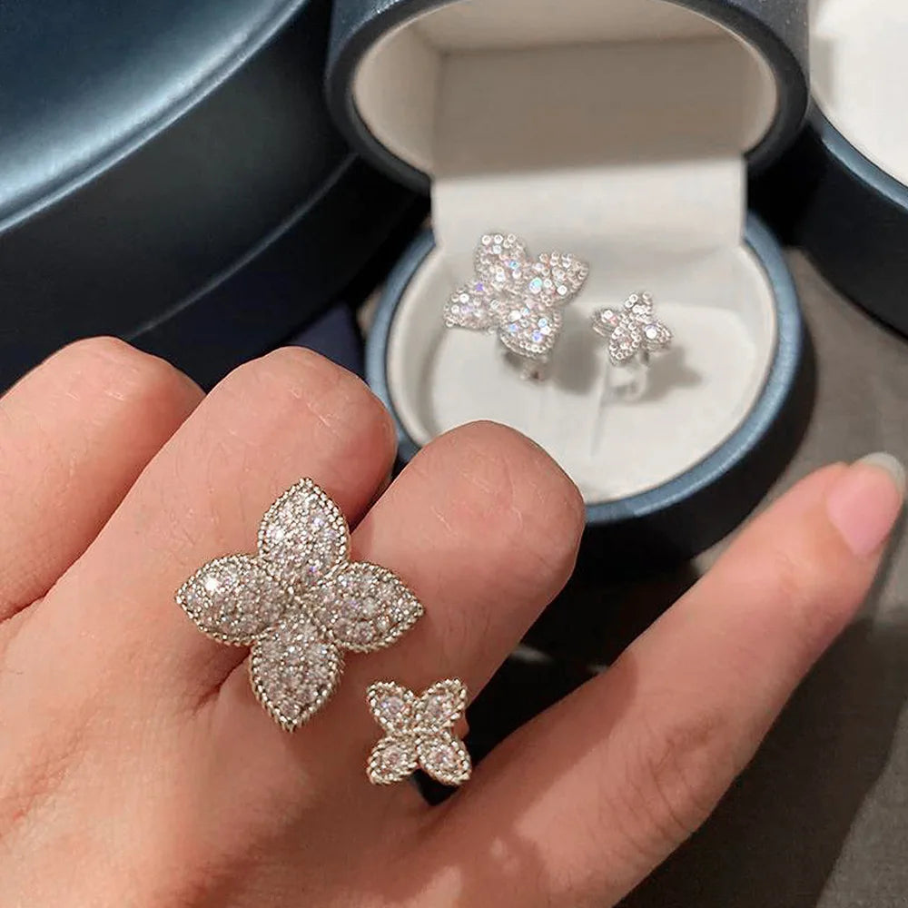 Set de 2 Anillos de Flor con Circonita en Oro
